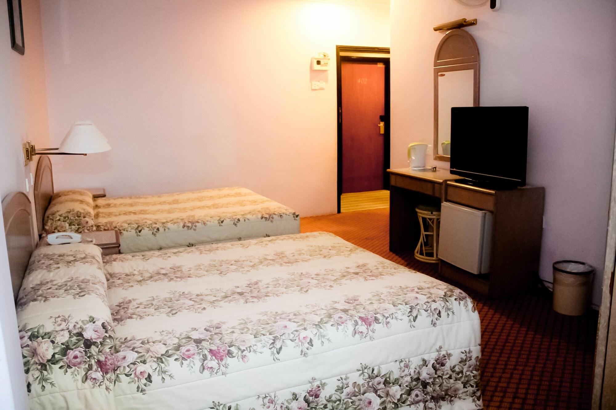 Rainbow Hotel 2*