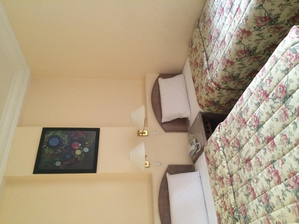 Rainbow Hotel 2*
