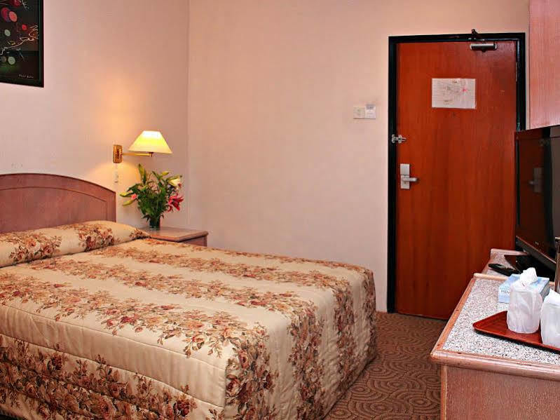 Rainbow Hotel 2*